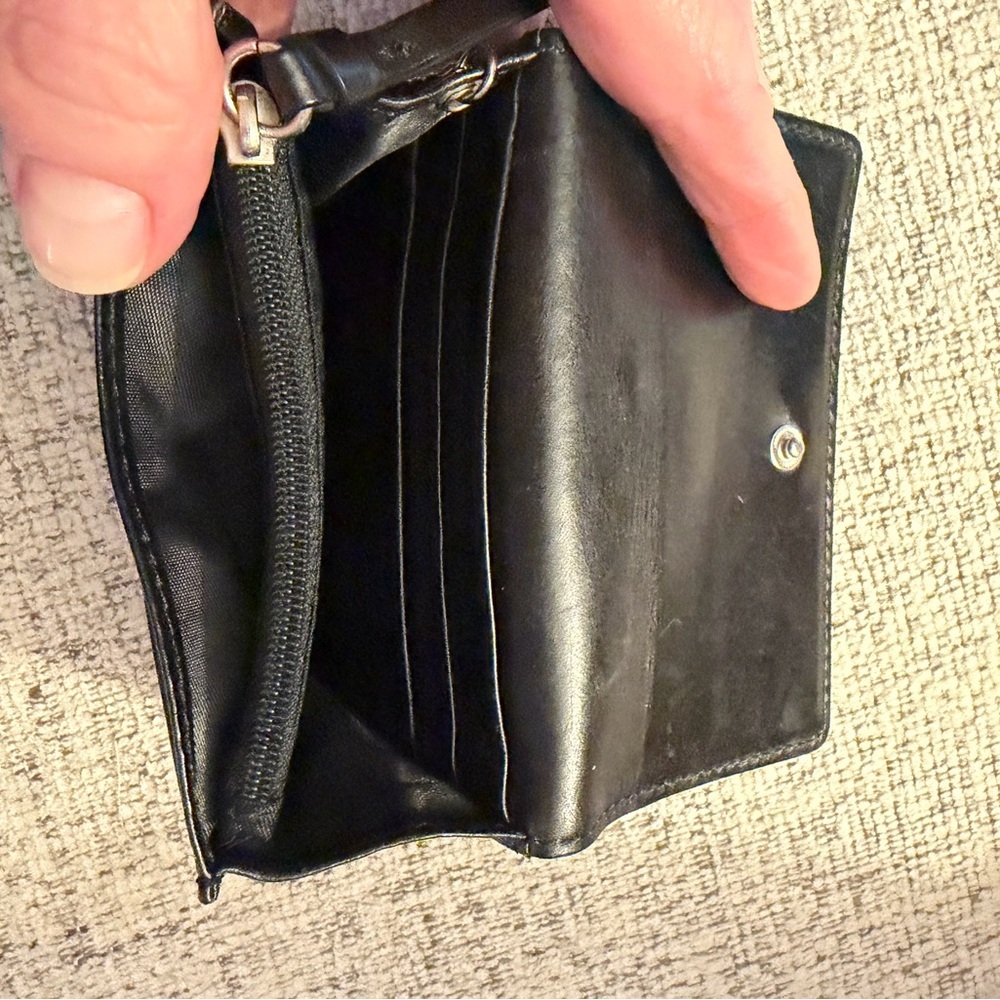 DKNY Gansevoort Compact Black Leather Wallet 7.5x4 - Picture 6 of 7